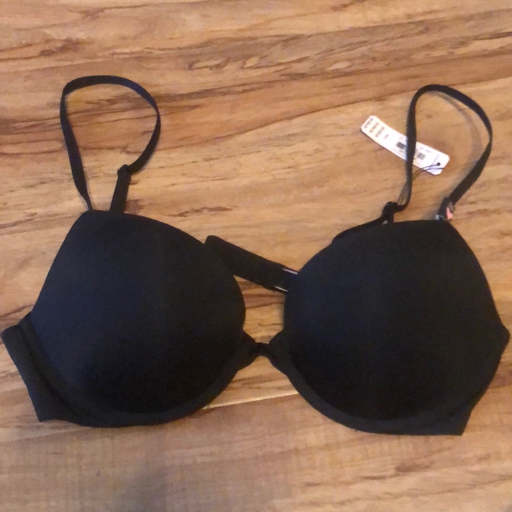 Victoria Secret padded plunge bra - 34C - never worn